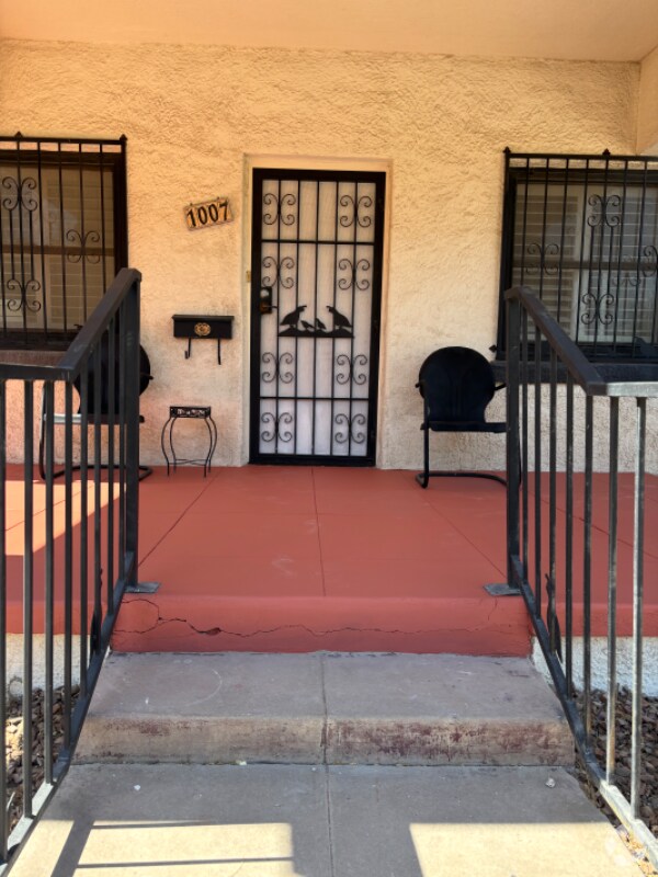 Dunbar Springs Apartments for Rent with Hardwood Floors Tucson, AZ