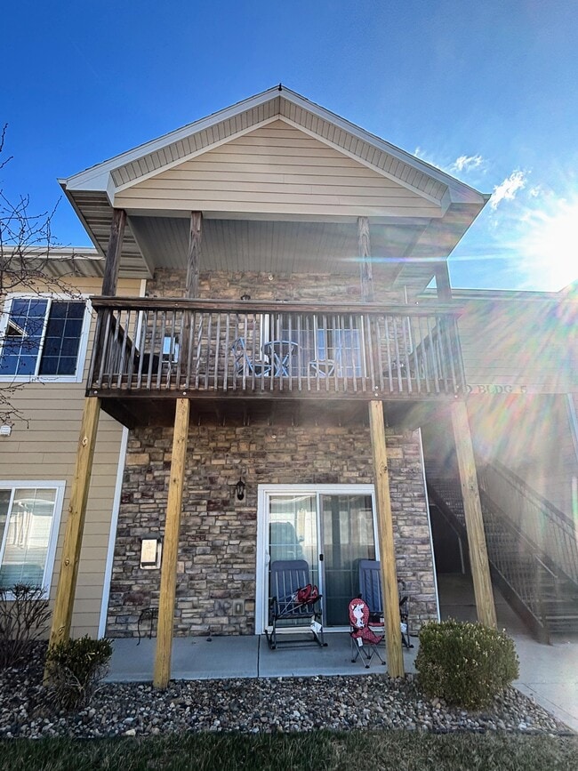 Building Photo - Meadow Cove