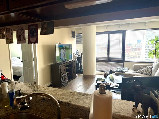 Building Photo - 127 Greyrock Pl