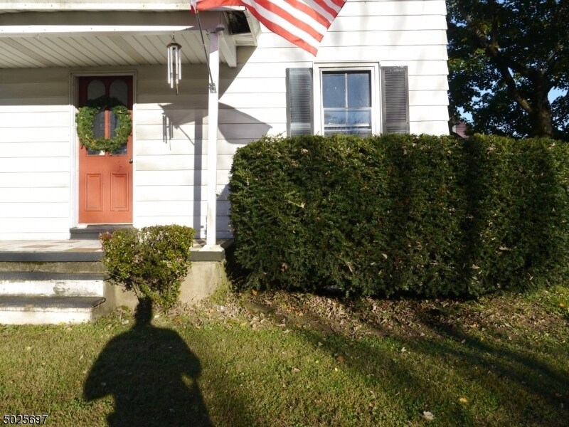 Primary Photo - 247-247 Pittstown Rd