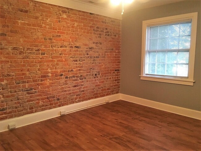 Building Photo - 3010 W Leigh St