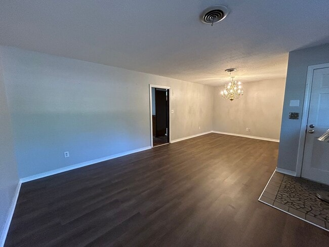 Building Photo - Southern Hills Home