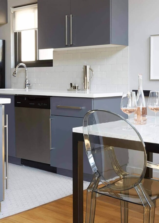 Building Photo - 888 Hilgard