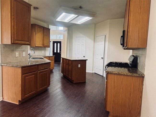 Building Photo - 3623 Pine Valley Dr