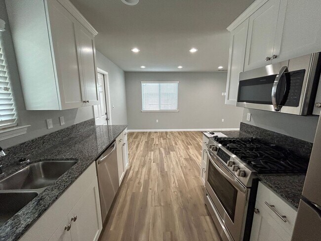 Foto del edificio - 3920 W Whitendale Ave