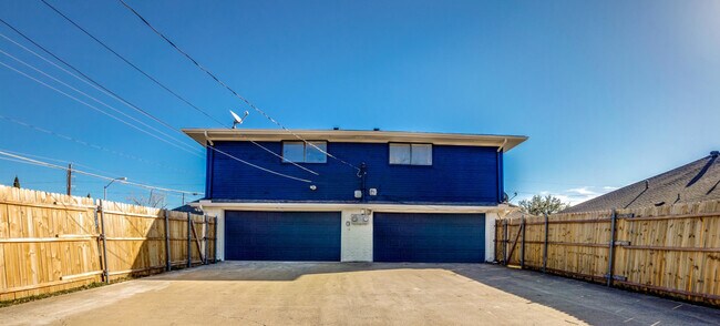 Foto del edificio - 13345/13347 Fall Manor Dr