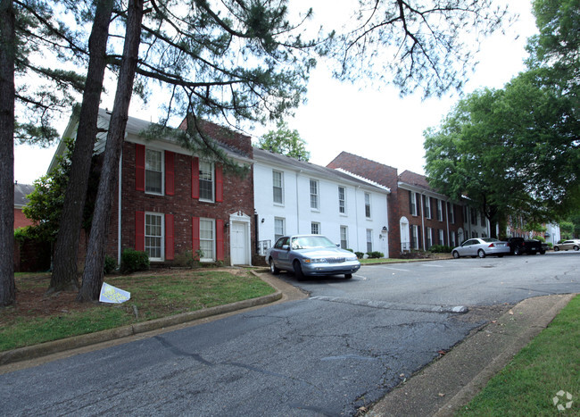 Cancha de Raleigh - Raleigh Court Townhomes