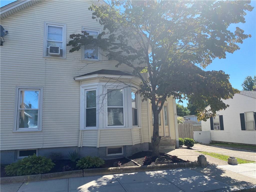 32 Garden St, Pawtucket, RI 02860 Room for Rent in Pawtucket, RI