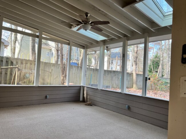 Building Photo - 4825 Chesterfield Ct