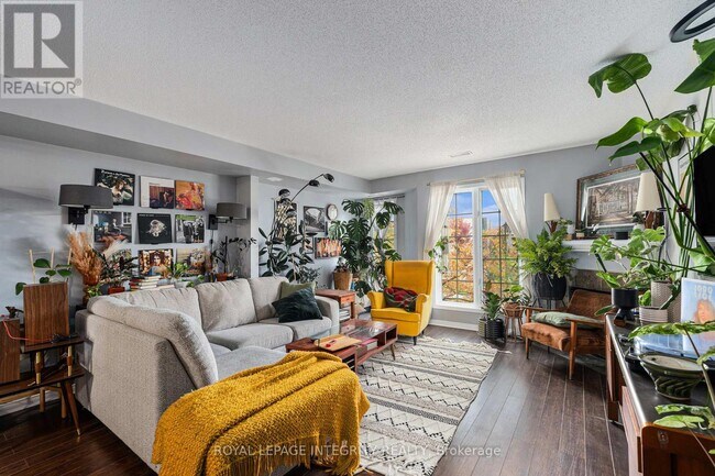 Building Photo - 813 Longfields Dr