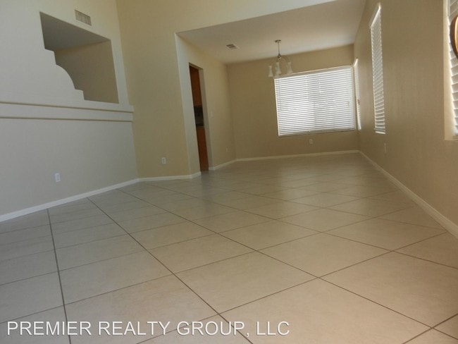Building Photo - 2128 Blue Zenith Cir