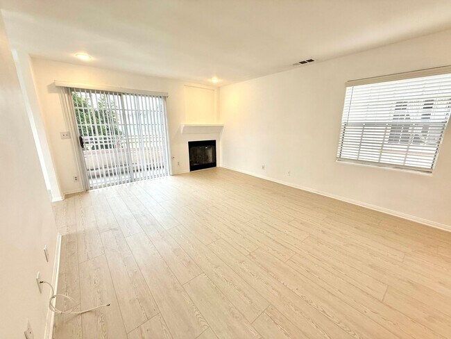 Foto del edificio - Cozy Renovated Townhome in Gardena!