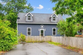 Building Photo - 2 Sefel Ave