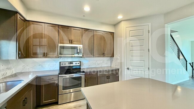 Building Photo - 2090 S Dorsey Ln
