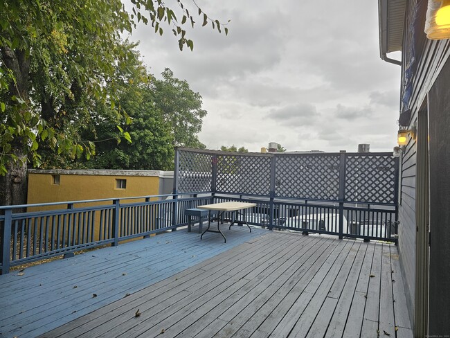 Building Photo - 77 Cedar St