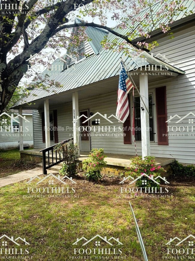 Building Photo - 319 B St