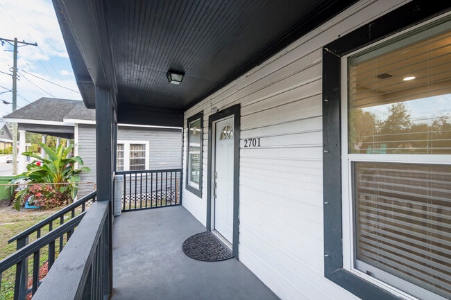 Building Photo - 2701 E Columbus Dr