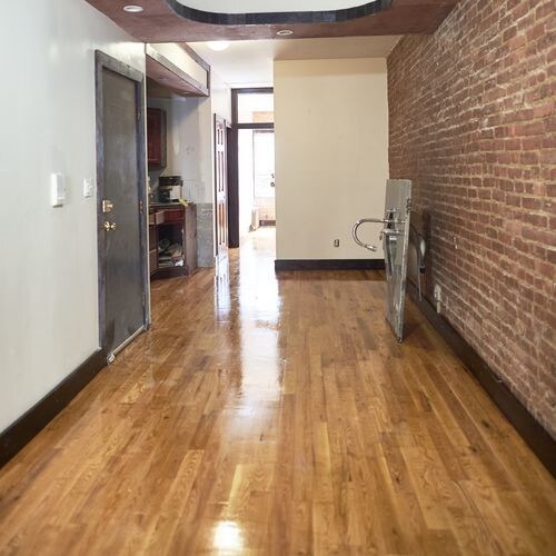 Foto del edificio - 48 Wyckoff Ave