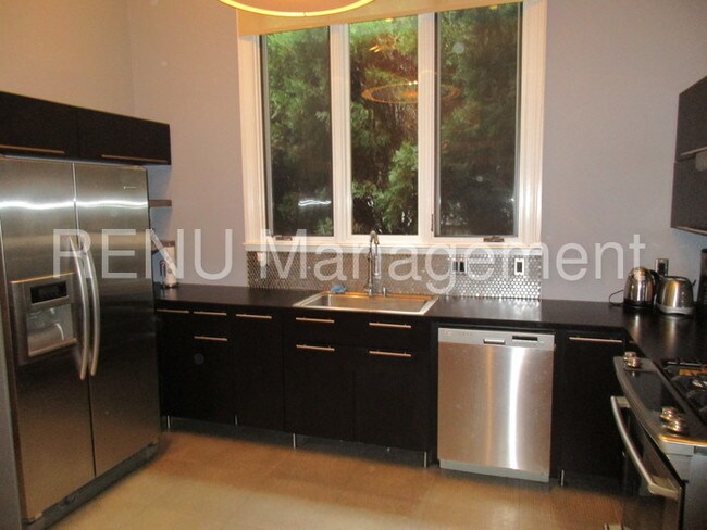 Foto del edificio - 1111 Shelby Ave