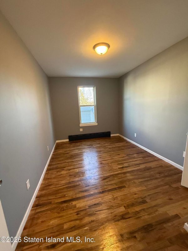 Foto del edificio - 279 Heberton Ave