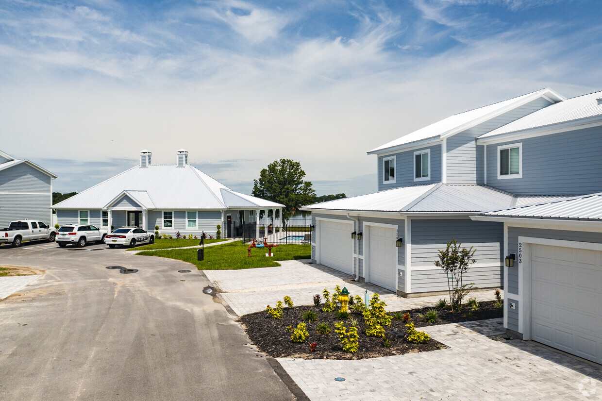 Primary Photo - The Townhomes of Evergreen on Lake Idylwild