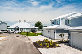 Building Photo - The Townhomes of Evergreen on Lake Idylwild