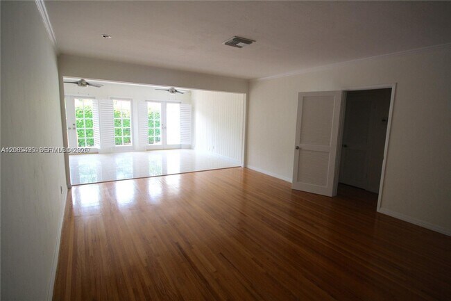 Building Photo - 609 Puerta Ave
