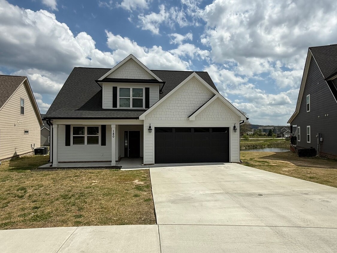 Beautiful New Build 4 Bed, 3.5 Bath, 2 Car Garage - Community Pool & Walking Trail! - Beautiful New Build 4 Bed, 3.5 Bath, 2 Car Garage - Community Pool & Walking Trail!