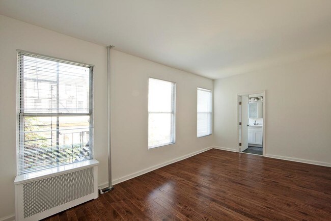 Foto del edificio - 595 Leonard St