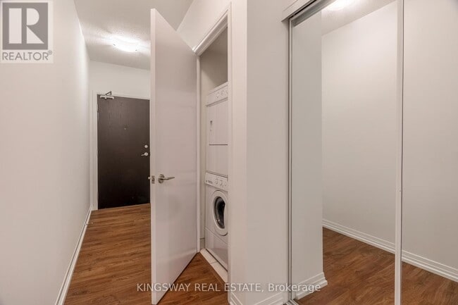 Building Photo - 25 Cole St