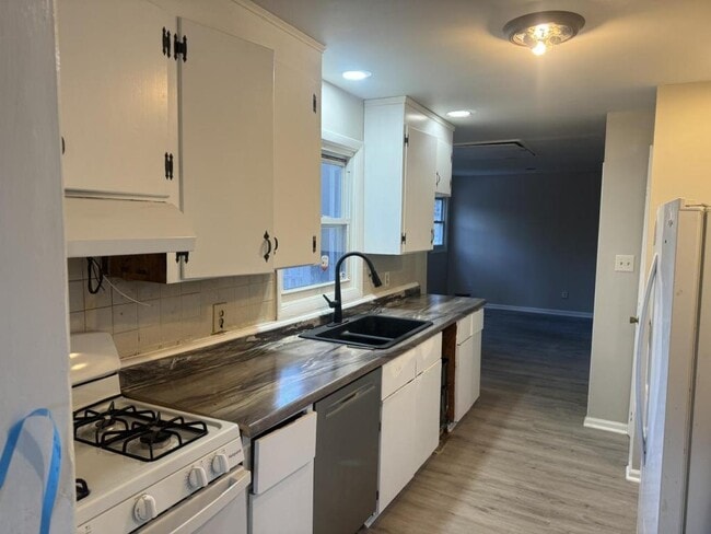 Photo - 1001 Elmira Ave House