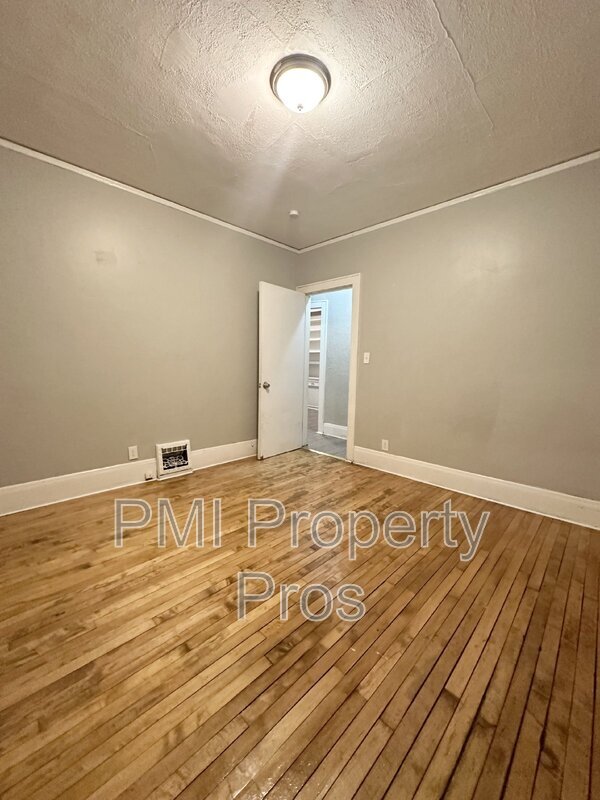 Foto del edificio - 2525 N 45th St