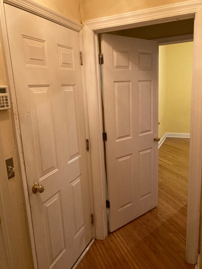 Building Photo - 840 Ramblewood Dr