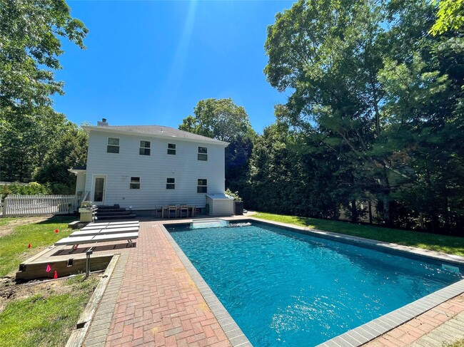 Building Photo - 61 Hog Creek Rd