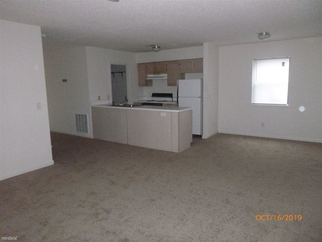 Building Photo - 1 br, 1 bath Apartment - 2926 West Hills Dr