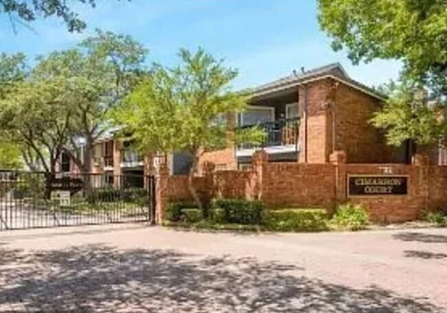 Foto del edificio - 18333 Roehampton Dr
