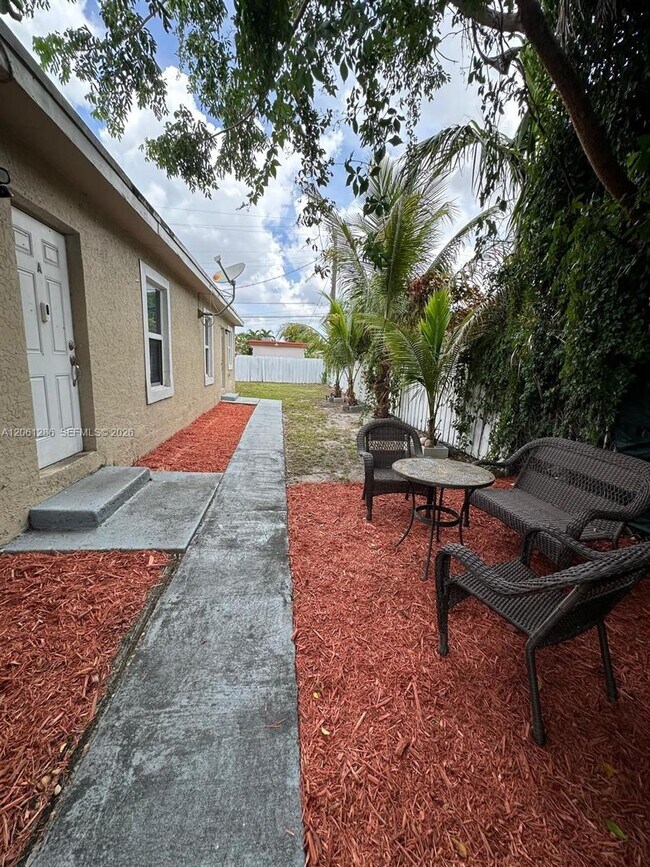Foto del edificio - 728 SW 6th St