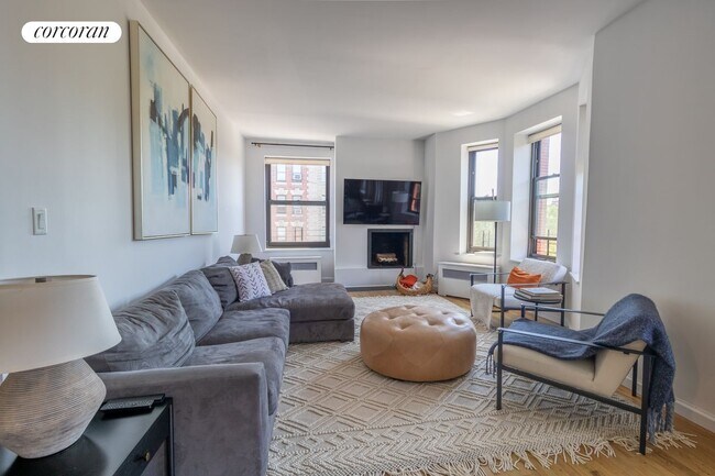 Building Photo - 101 W 81st St