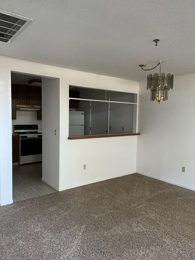 Building Photo - 22 Sierra Lakeside Ln