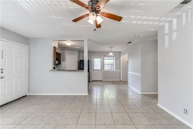 Building Photo - 408 Lake Creek Cir