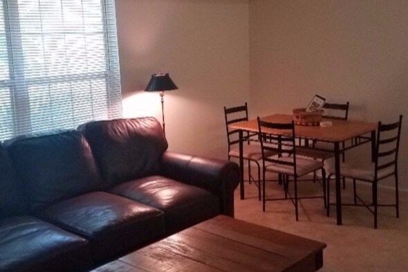 Foto principal - 812 Wilkinson Dr NE