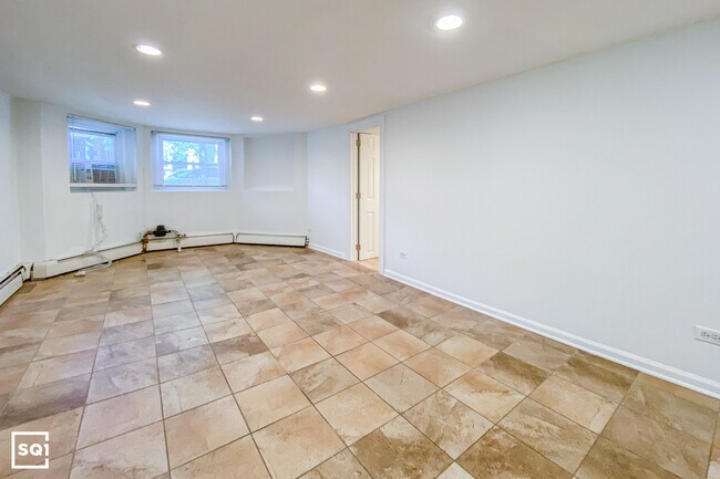 Building Photo - 3727 N Bosworth Ave