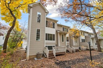 Building Photo - 321 W Whispering Oaks Ln