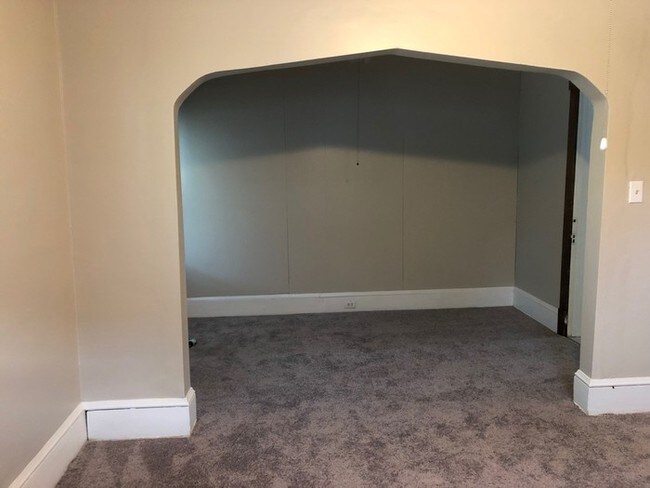 Building Photo - First floor updated one bedroom