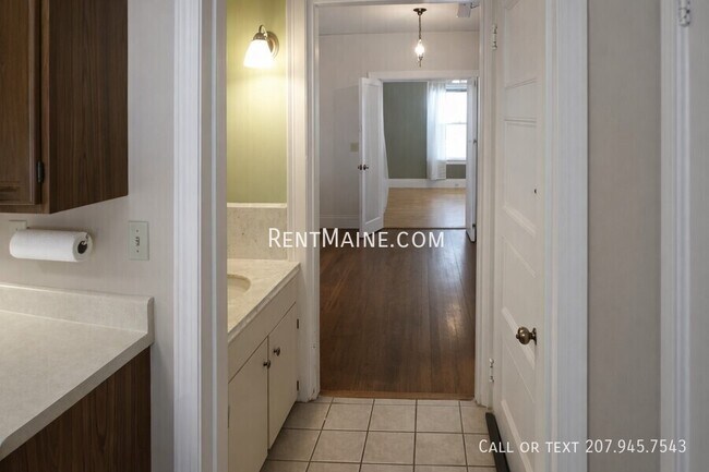 Building Photo - 189 Forest Ave