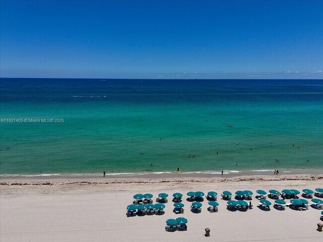 Foto del edificio - 16425 Collins Ave