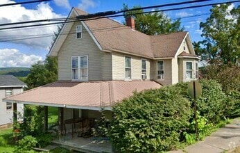 Building Photo - 443 Walnut St