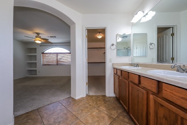 Building Photo - 4279 E Ocotillo Desert Trail