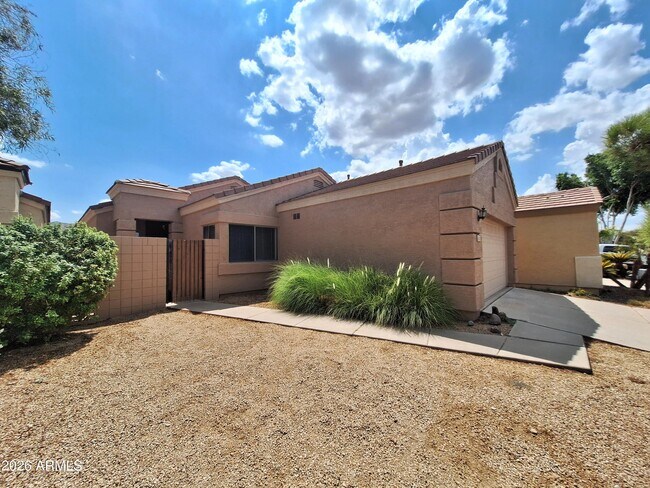 Building Photo - 3307 E Fremont Rd
