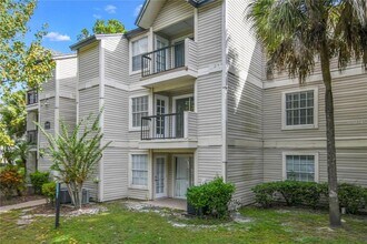Building Photo - 1948 Lake Atriums Cir